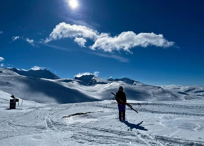 Semesterbostad A Away From Sogndal