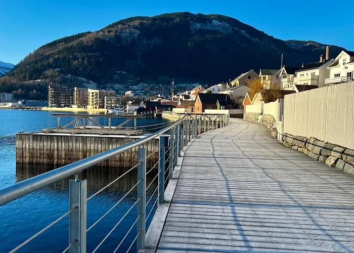 Semesterbostad A Away From Sogndal